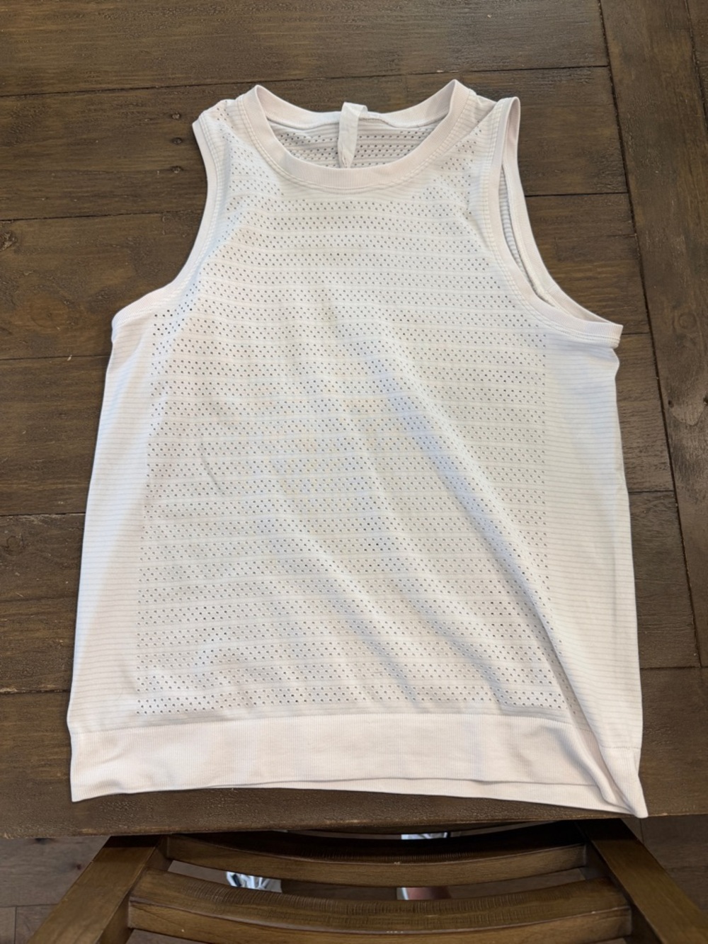Lululemon Women’s White Breeze By Muscle Tank II Squad
